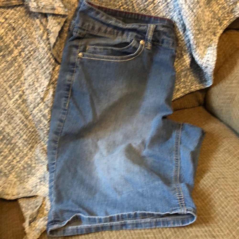 Royalty shorts